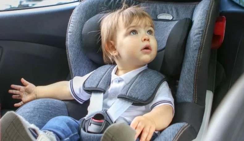 Guía de seguridad de asiento infantil para automóviles